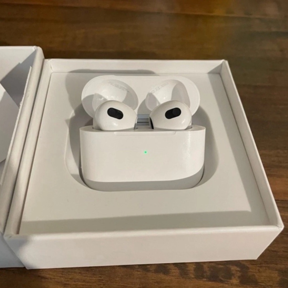 AirPods Gen4 with active noise cancelling